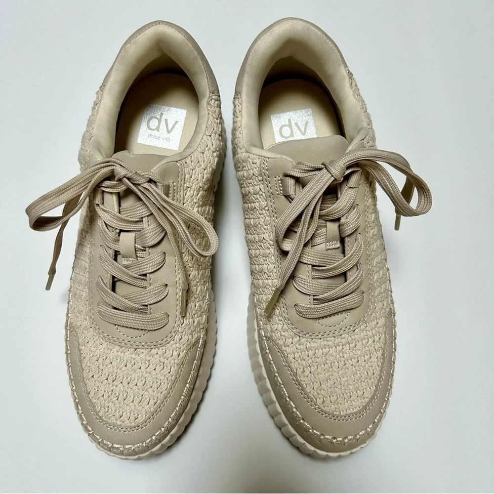 DV Dolce Vita Fredi Sandstone Ivory Cream Woman's Platform Sneaker Sz 8.5 Preppy